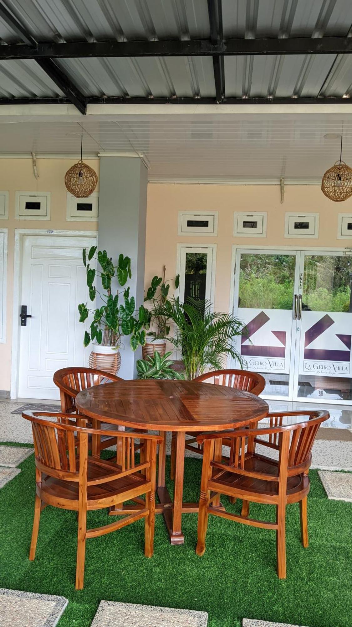 La Geiro Villa Labuan Bajo Eksteriør bilde